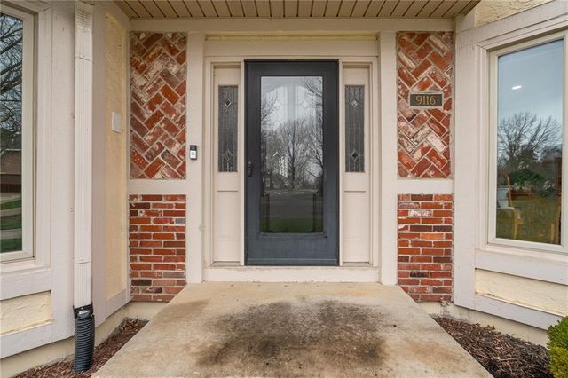 9116 W 127th Terrace, Overland Park, KS 66213
