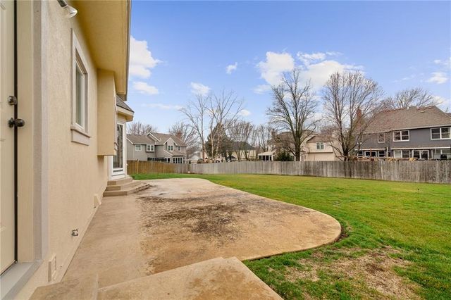 9116 W 127th Terrace, Overland Park, KS 66213