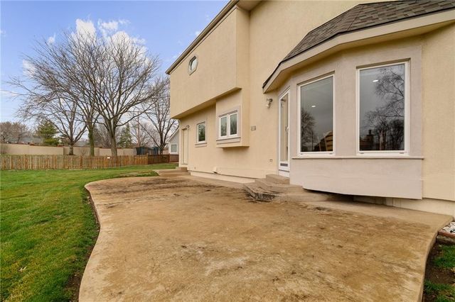 9116 W 127th Terrace, Overland Park, KS 66213