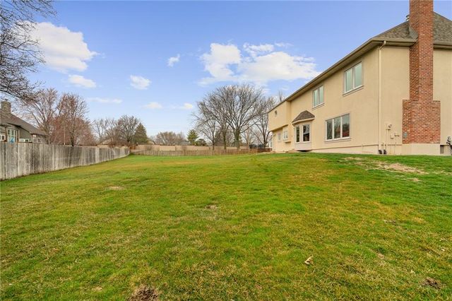 9116 W 127th Terrace, Overland Park, KS 66213