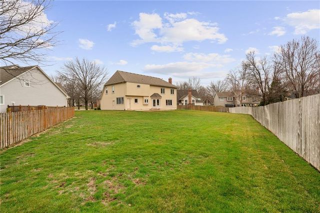 9116 W 127th Terrace, Overland Park, KS 66213