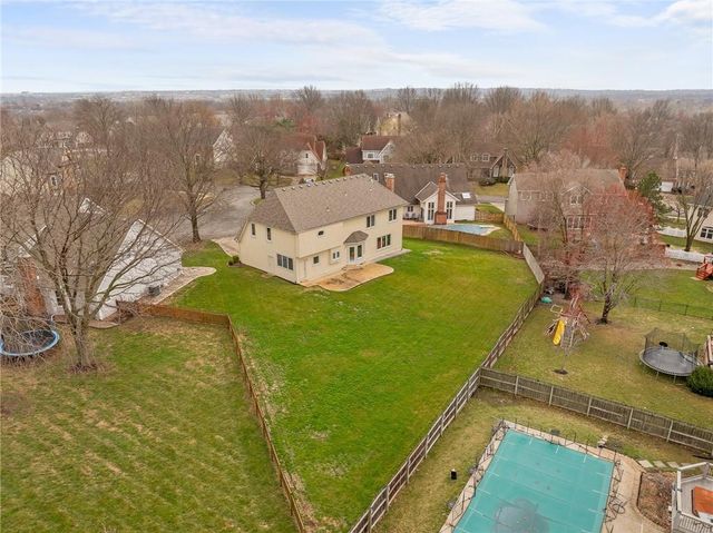 9116 W 127th Terrace, Overland Park, KS 66213