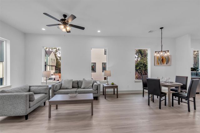 5310 Kindred Garden Lane, Houston, TX 77091