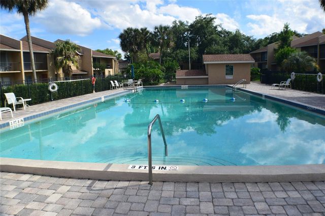 814 PARK LAKE CIRCLE 8, Maitland, FL 32751