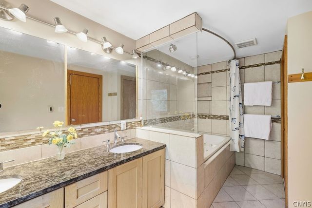 8089 Wild Lemon Lane, Pompey, NY 13104