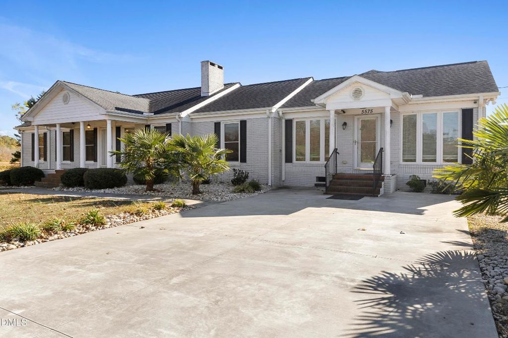 5575 Straw Pond School Road, Dunn, NC 28334