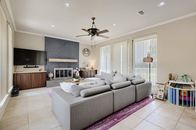6033 Daven Oaks Drive, Dallas, TX 75248