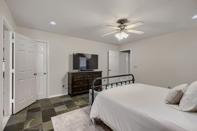 6033 Daven Oaks Drive, Dallas, TX 75248