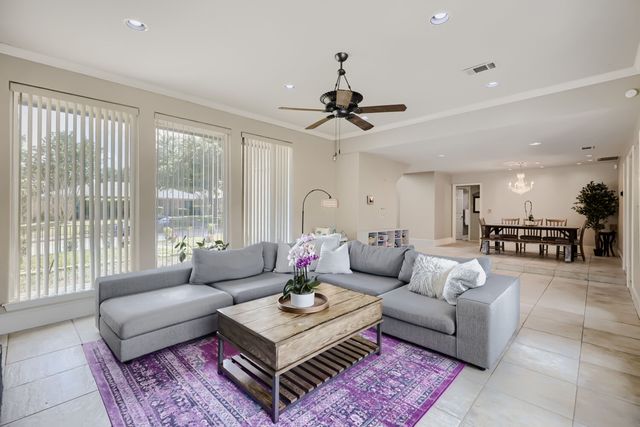 6033 Daven Oaks Drive, Dallas, TX 75248