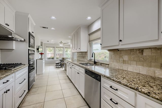 6033 Daven Oaks Drive, Dallas, TX 75248