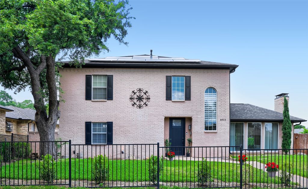 6033 Daven Oaks Drive, Dallas, TX 75248