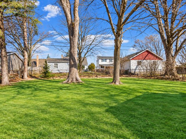 352 W Graham Avenue, Lombard, IL 60148