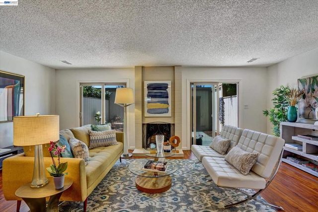 1175 Island Dr, Alameda, CA 94502