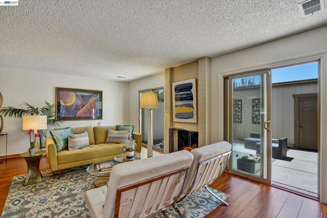 1175 Island Dr, Alameda, CA 94502