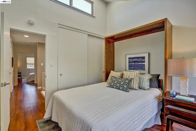 1175 Island Dr, Alameda, CA 94502