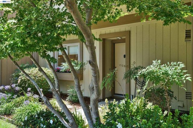 1175 Island Dr, Alameda, CA 94502