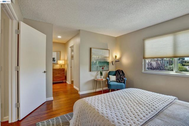 1175 Island Dr, Alameda, CA 94502