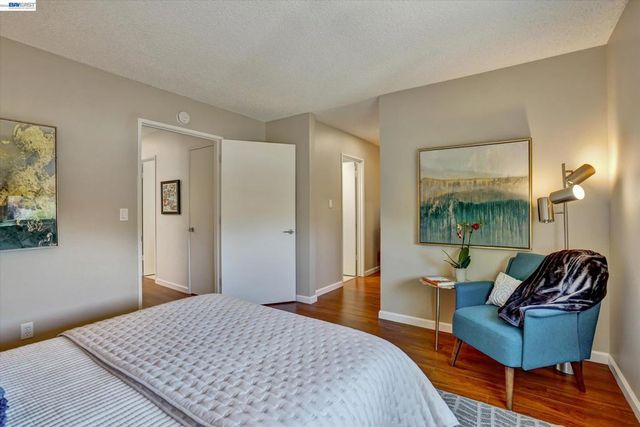 1175 Island Dr, Alameda, CA 94502