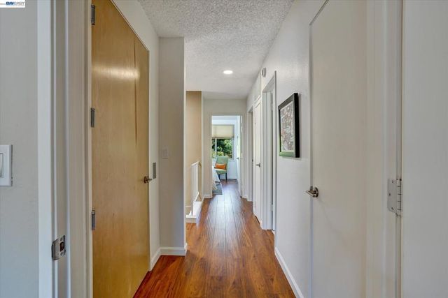 1175 Island Dr, Alameda, CA 94502