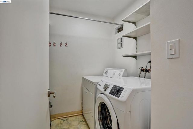 1175 Island Dr, Alameda, CA 94502