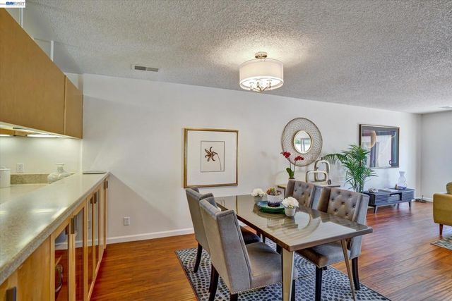 1175 Island Dr, Alameda, CA 94502
