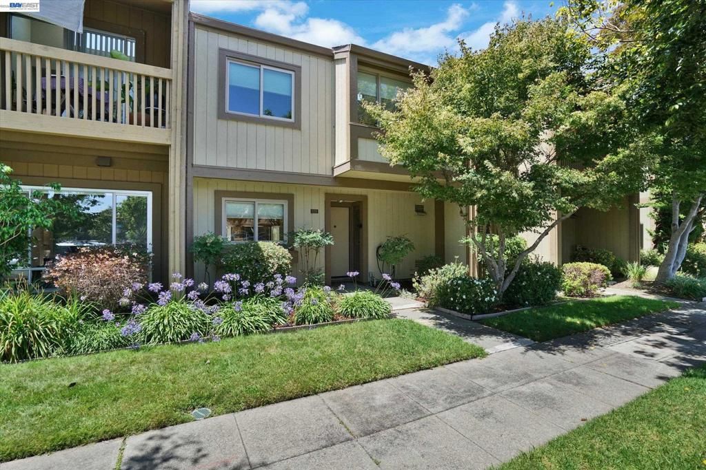 1175 Island Dr, Alameda, CA 94502