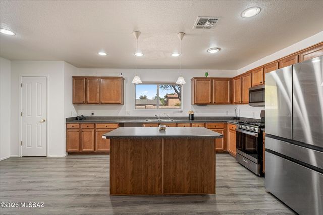 5977 E Cedarbird Drive, Tucson, AZ 85756