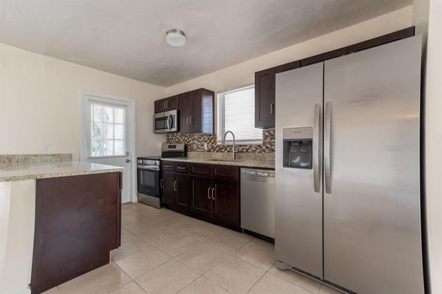 170 SE Serenata Court, Port St. Lucie, FL 34983