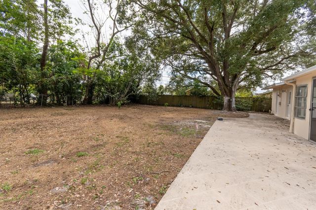 170 SE Serenata Court, Port St. Lucie, FL 34983