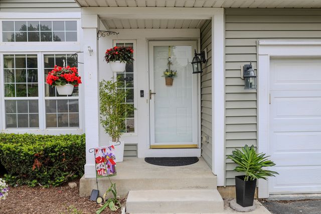 4481 W Butternut Lane, Waukegan, IL 60085