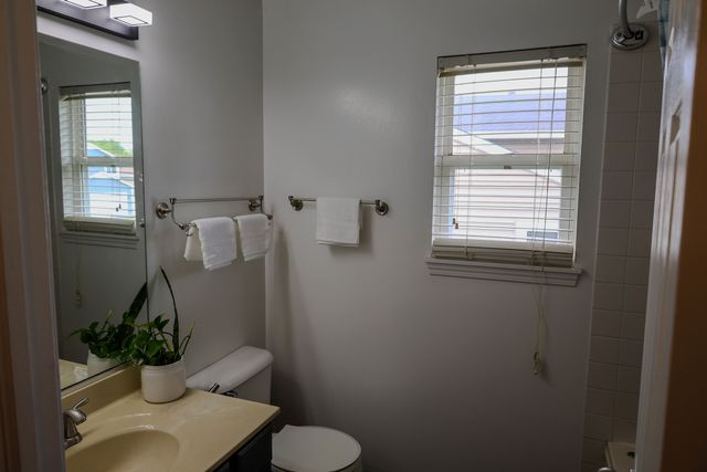 4481 W Butternut Lane, Waukegan, IL 60085
