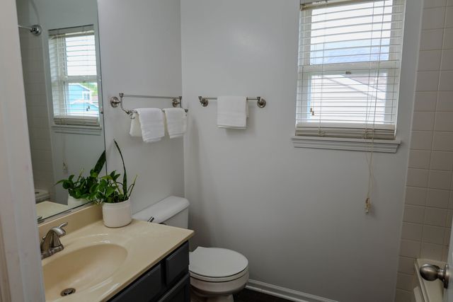4481 W Butternut Lane, Waukegan, IL 60085