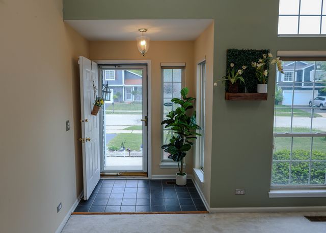 4481 W Butternut Lane, Waukegan, IL 60085
