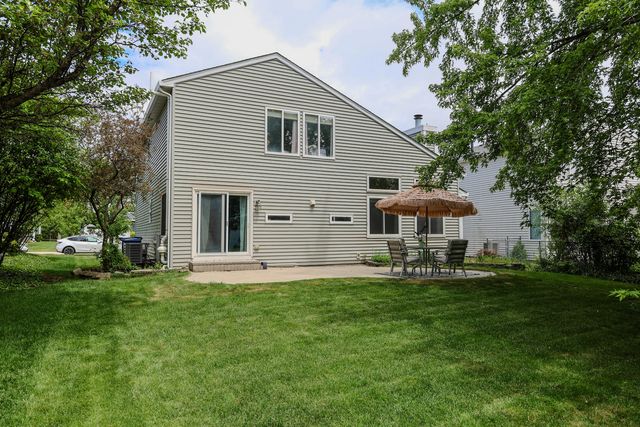 4481 W Butternut Lane, Waukegan, IL 60085