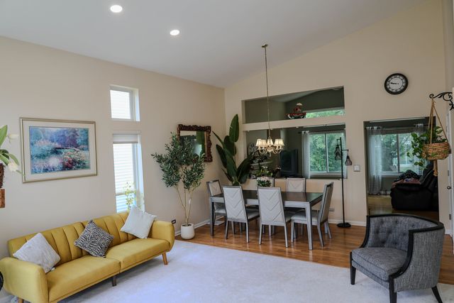 4481 W Butternut Lane, Waukegan, IL 60085