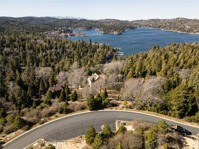 137 Mill Pond Road, Lake Arrowhead, CA 92352