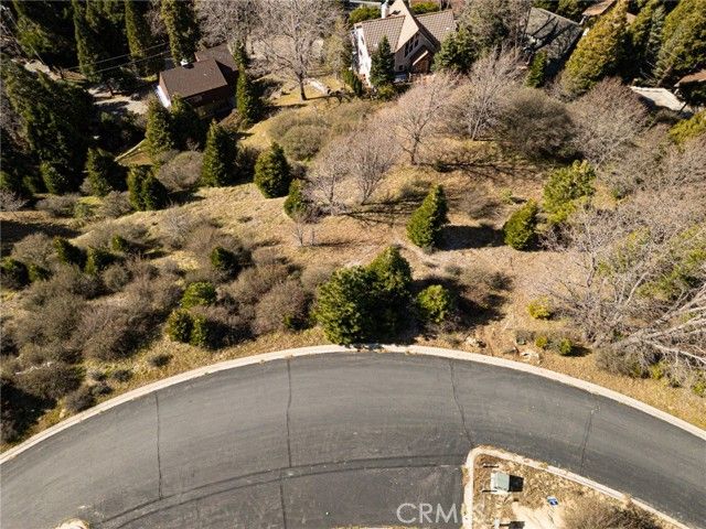 137 Mill Pond Road, Lake Arrowhead, CA 92352
