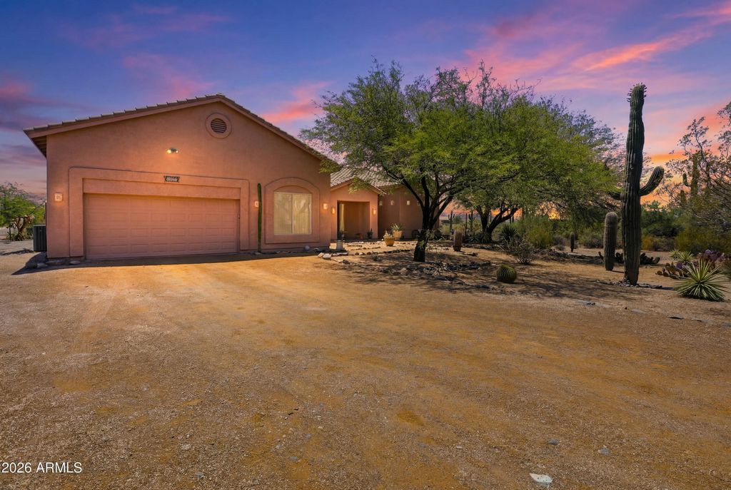 41455 N IRONWOOD Bluff, Cave Creek, AZ 85331 — photo 2