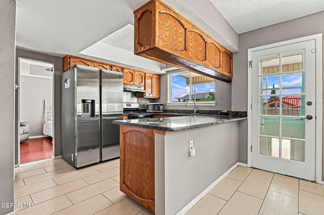 4404 LOMA DE ORO Drive, El Paso, TX 79934
