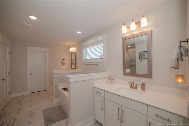 1537 Creekwood Road, Hope Mills, NC 28348