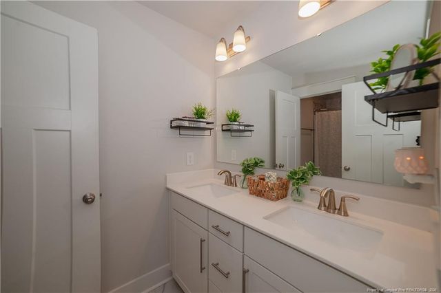 1537 Creekwood Road, Hope Mills, NC 28348