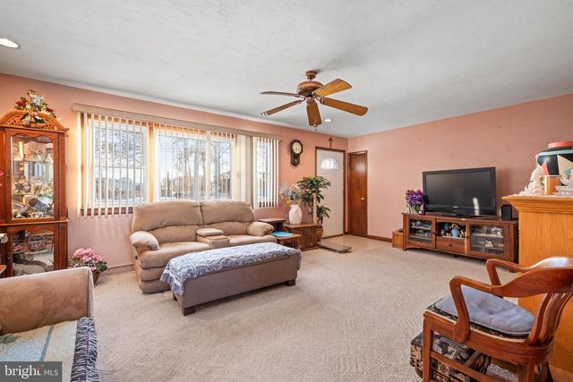 192 HENDRICKS AVE, Vineland, NJ 08360