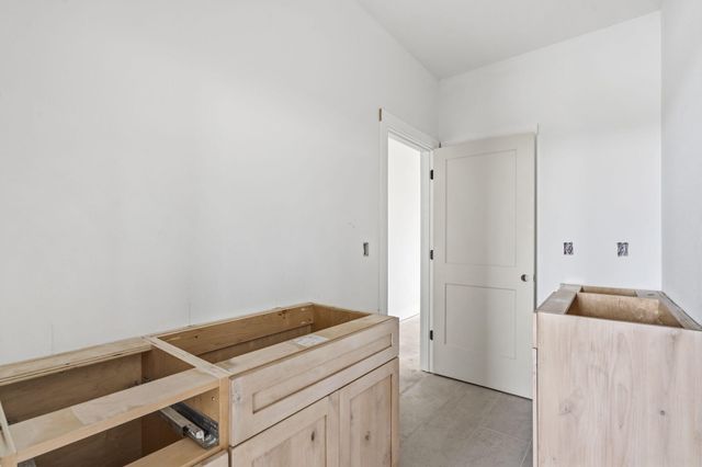 2930 E Kemmling Lane, Springfield, MO 65804