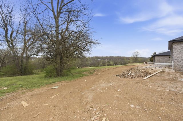 2930 E Kemmling Lane, Springfield, MO 65804