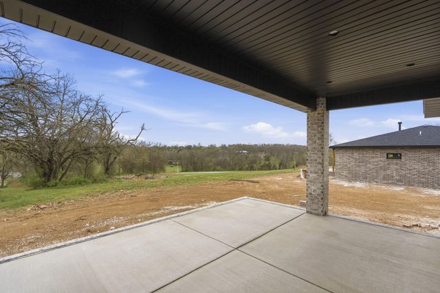 2930 E Kemmling Lane, Springfield, MO 65804