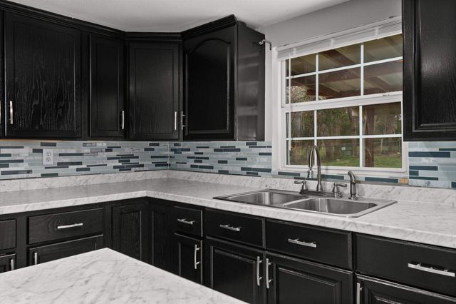 1203 Peterson Rd., Kilgore, TX 75662