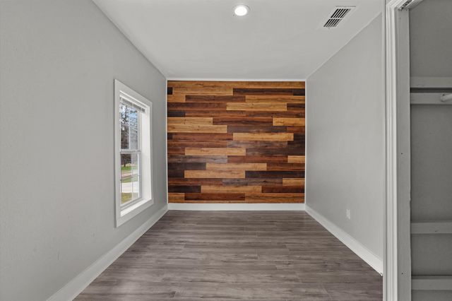 1203 Peterson Rd., Kilgore, TX 75662