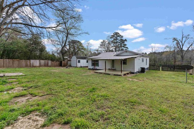 1203 Peterson Rd., Kilgore, TX 75662