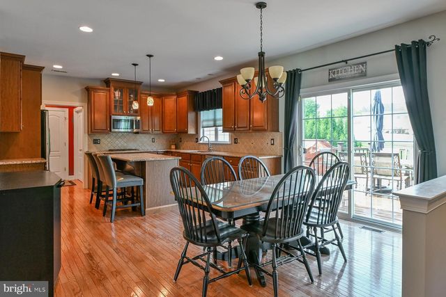 962 HAMPTON RD, Collegeville, PA 19426