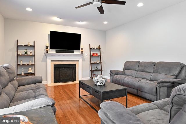 962 HAMPTON RD, Collegeville, PA 19426
